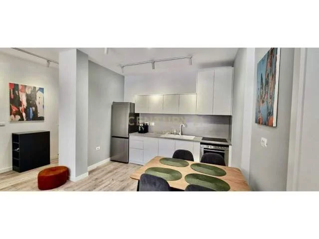 Tirane, jepet me qera apartament 75 m² 850 Euro (selvia)