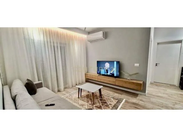 Tirane, jepet me qera apartament 2+1+BLK Kati 4, 92 m² 750 Euro (Selvia)