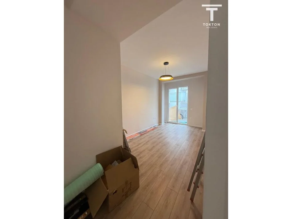 Tirane, shitet apartament 2+1 Kati 4, 100 m² 135.000 € (Rruga Muhamed Deliu)