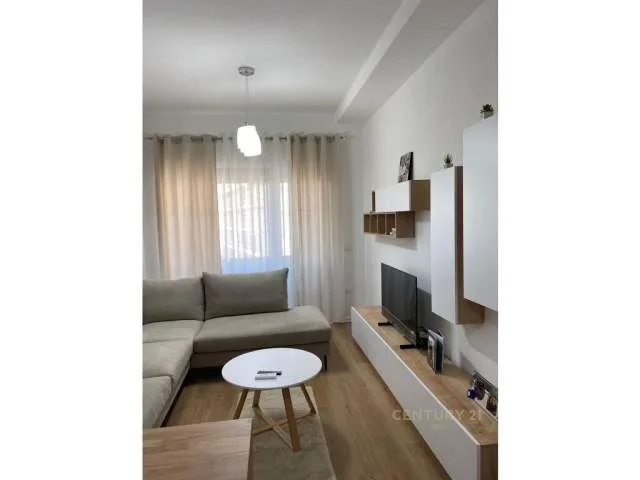 Tirane, jepet me qera apartament 1+1+BLK Kati 10, 63 m² 500 Euro (KOMPLEKSI MAGNET)