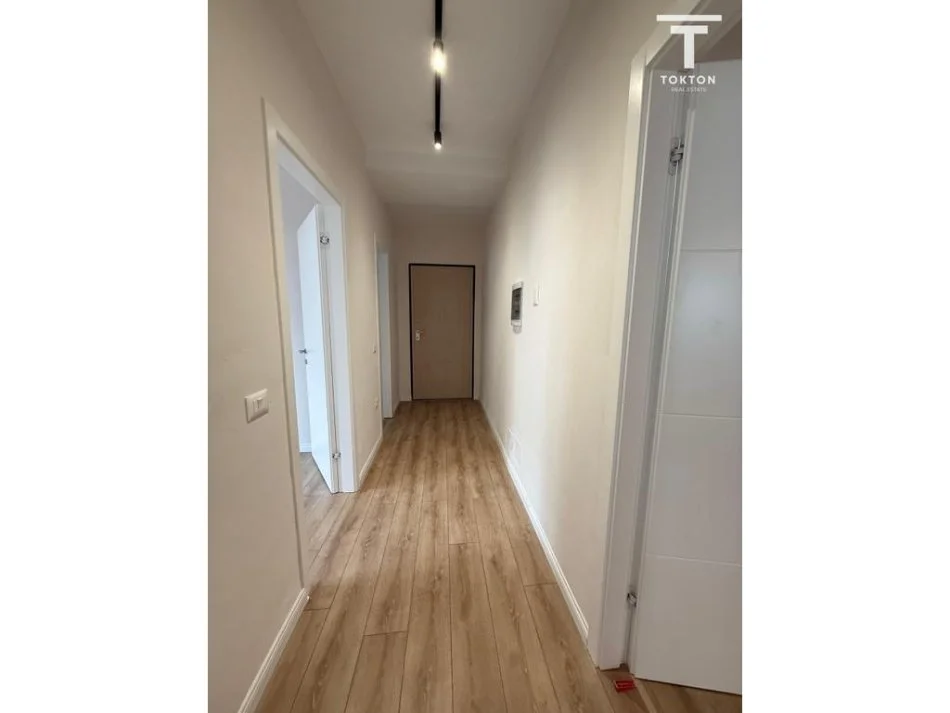Tirane, shitet apartament 2+1 Kati 4, 100 m² 135.000 € (Rruga Muhamed Deliu)