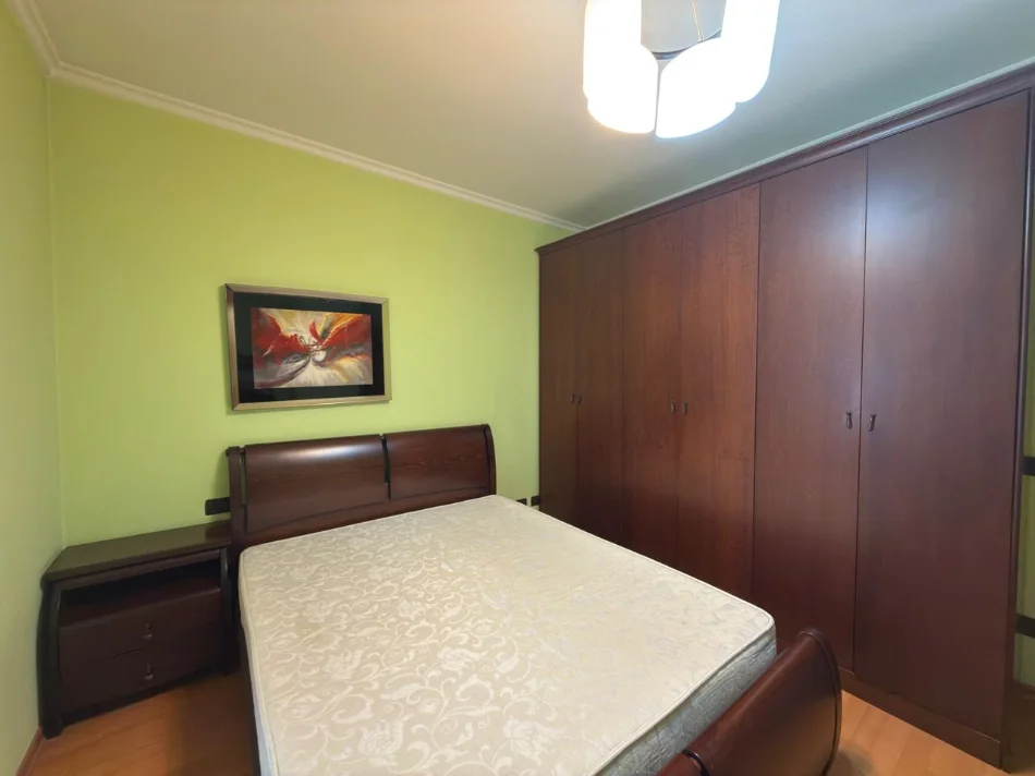 Tirane, shitet apartament 1+1+Ballkon Kati 2, 78 m² 179.000 € (Pazari i ri)