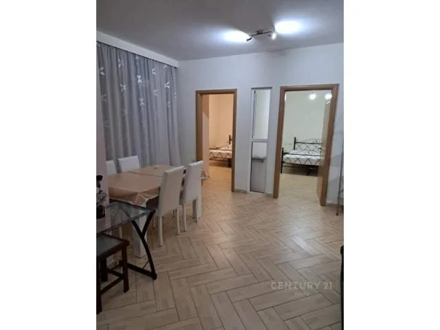 Tirane, jepet me qera apartament 2+1 Kati 5, 65 m² 450 Euro (Spitali Gjerman)