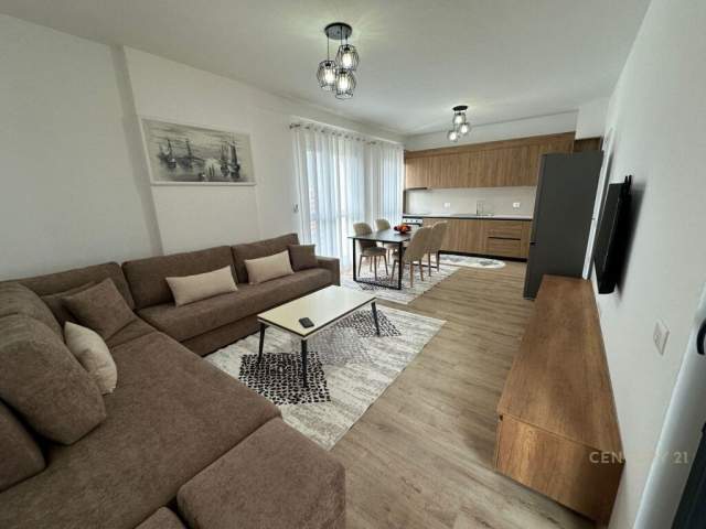 Tirane, jepet me qera apartament 2+1+BLK Kati 5, 104 m² 650 Euro (Arlis, Farmacia 10)
