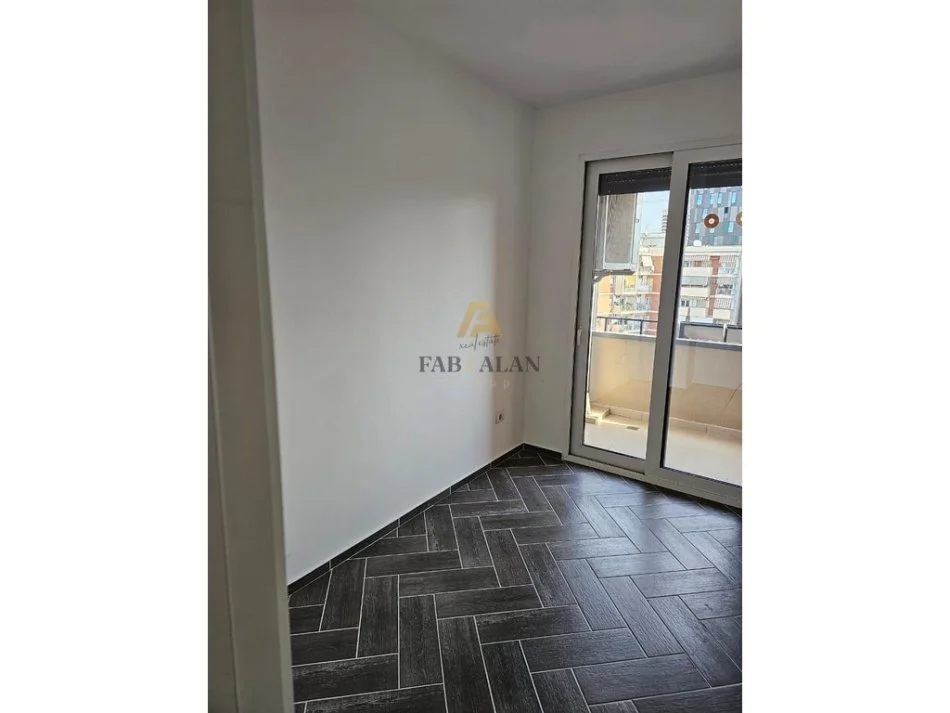 Tirane, jepet me qera zyre , 74 m² 1.000 € (Myslym Shyri)