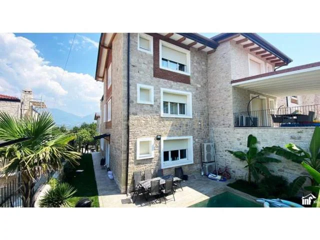 Tirane, jepet me qera Vile 3 Katshe Kati 3, 543 m² 3.000 Euro (Secret Garden, prane TEG)