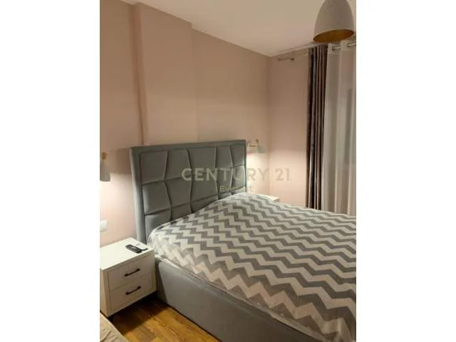 Tirane, jepet me qera apartament 2+1 Kati 3, 80 m² 650 Euro (Stacioni i Trenit)