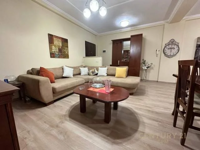Tirane, jepet me qera apartament 1+1 Kati 4, 70 m² 550 Euro (Zogu i zi, prane Ring Center)