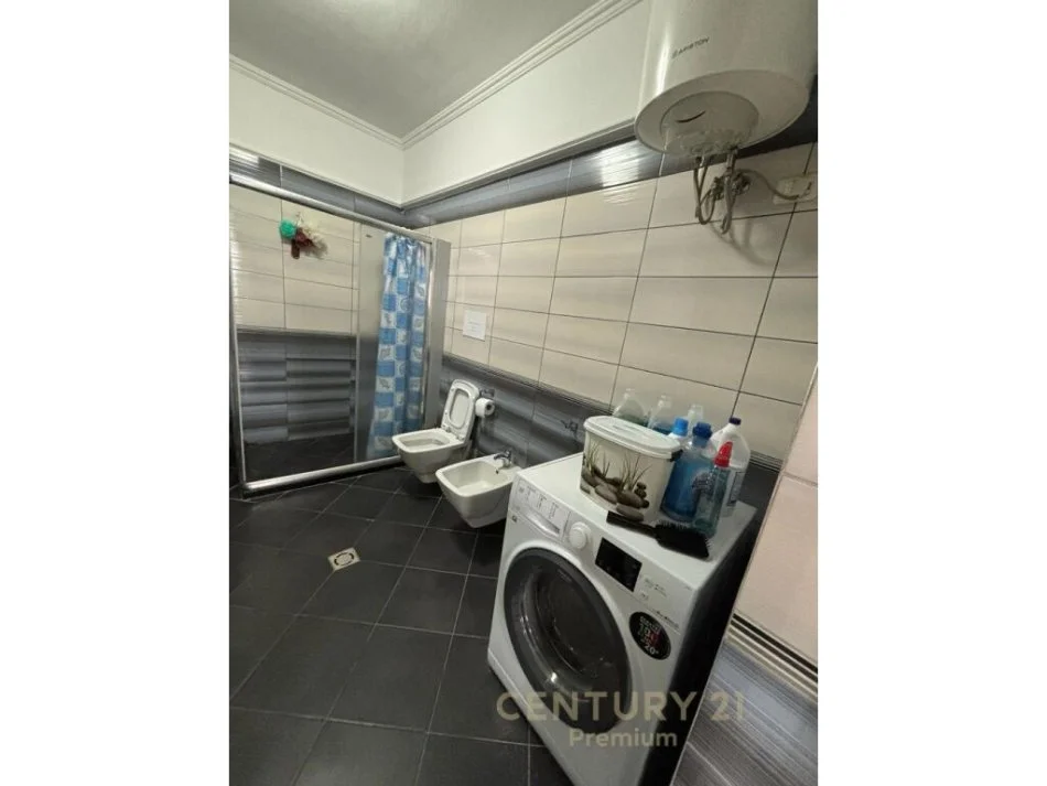 Tirane, shitet apartament 3+1, Kati 5, 123 m² (Liqeni i Thate)