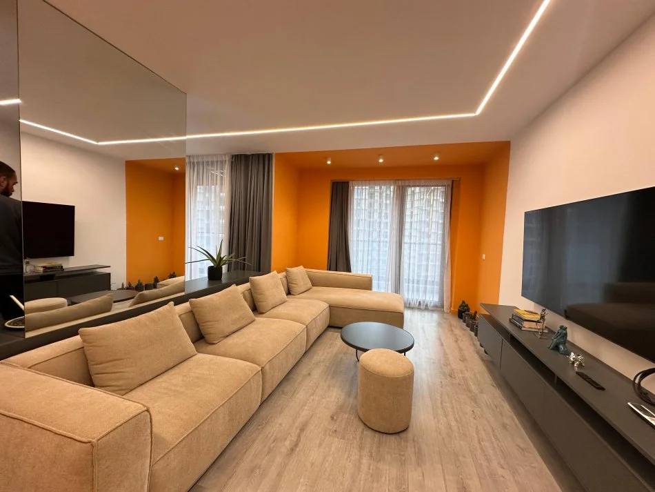 Tirane, jepet me qera apartament 2+1 Kati 6, 130 m² 900 € (Turdiu)