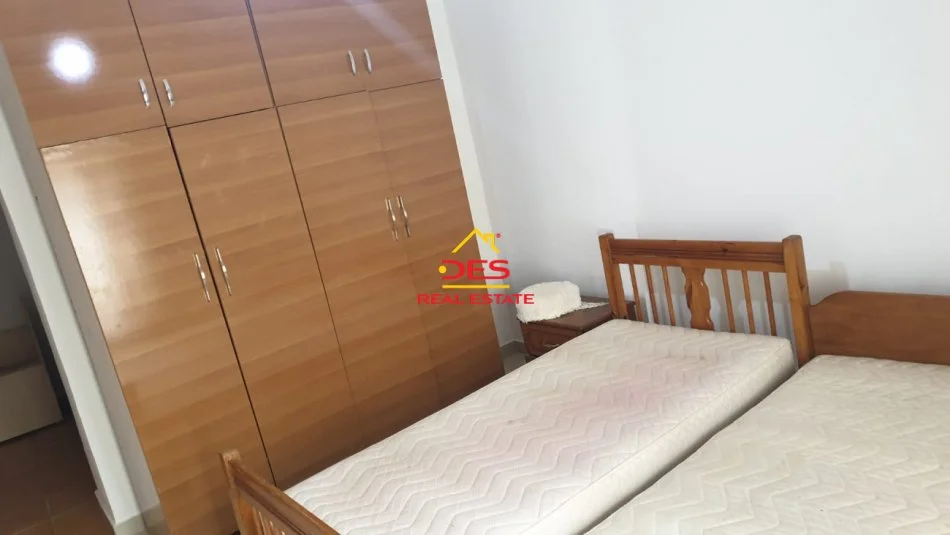 Vlore, jepet me qera shtepi 2+1+Ballkon Kati 0, 85 m² 300 € (Rruga Sadik Zotaj)