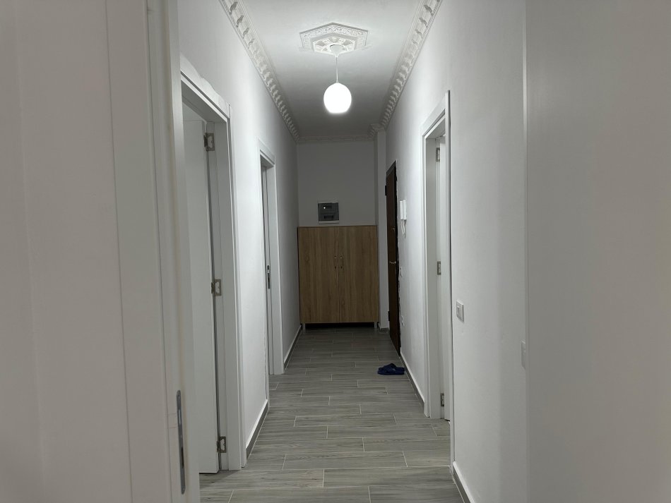 Tirane, jap me qera apartament 2+1+Aneks+Ballkon Kati 5, 110 m² 500 € (Shkoze)