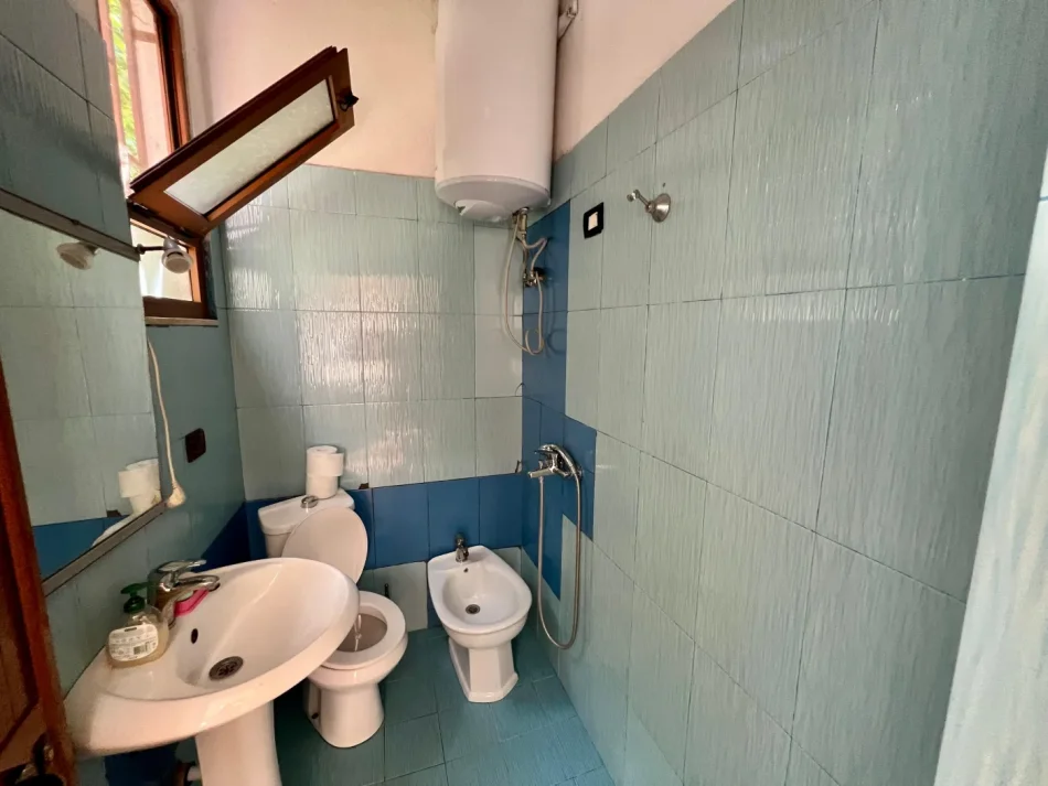 Tirane, jepet me qera shtepi 2+1 Kati 1, 300 m² 400 € (Shtëpi Private 1-Katëshe, “Unazë e Madhe.”, Tufinë)