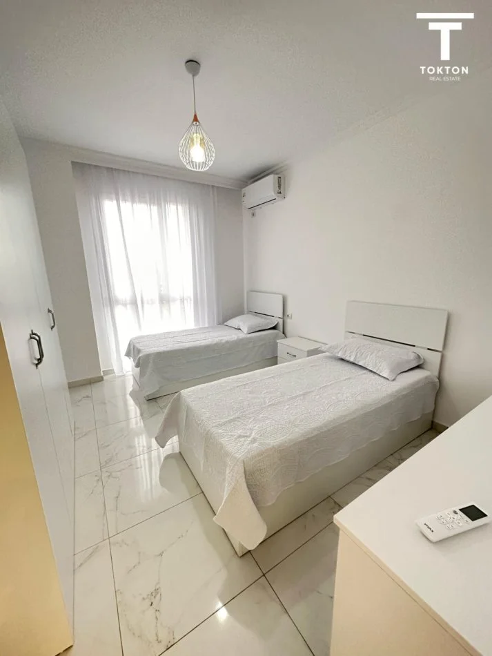 Apartament me Qira, Ish Fusha Aviacionit