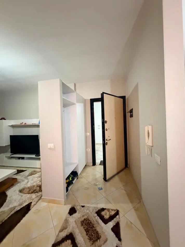 Tirane, jepet me qera apartament 2+1 Kati 5, 90 m² 490 € (Yzberisht)