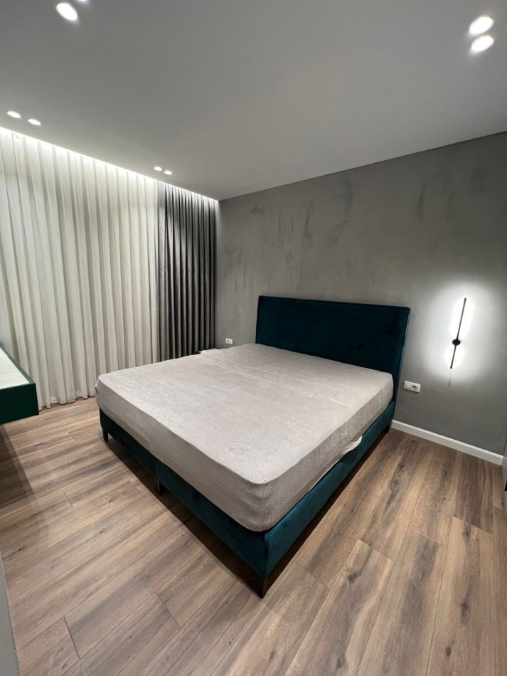 Tirane, jepet me qera apartament 2+1 Kati 7, 84 m² 700 € 