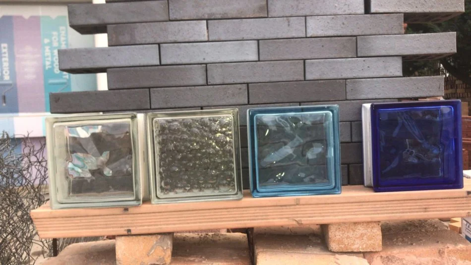 Tirane, shes Tulla shamat zjarrduruese te reja dhe te perdorura, pllaka balte veshjeje, Tulla xhami, llaç shamat, aksesor dekorues balte, etj.. 10 €