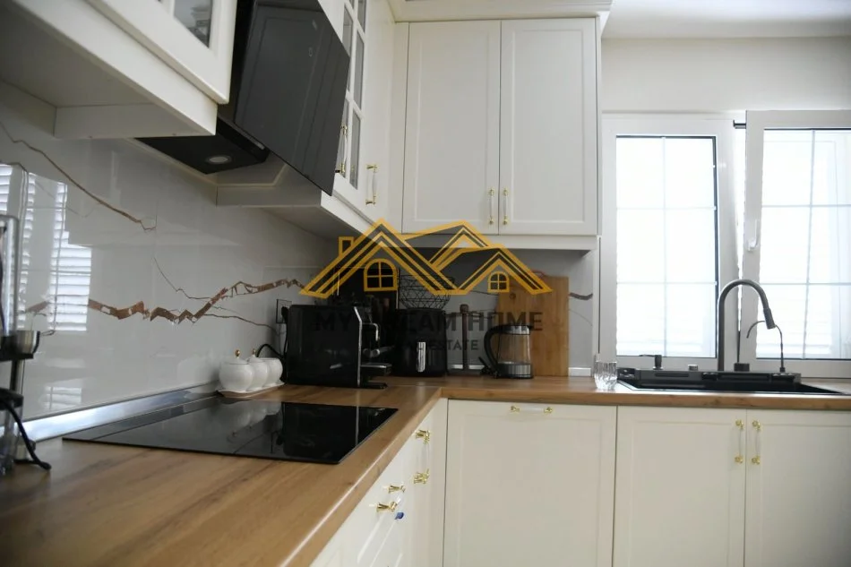 Durres, jepet me qera 2+1 Kati 1, 500 m² 2.000 € 