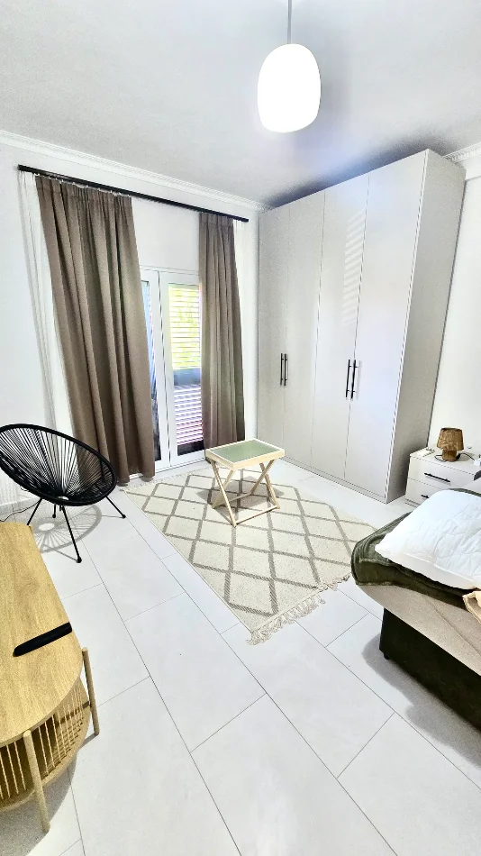 Tirane, jap me qera apartament 3+1+Ballkon Kati 2, 150 m² 700 € (Fuat Toptani)
