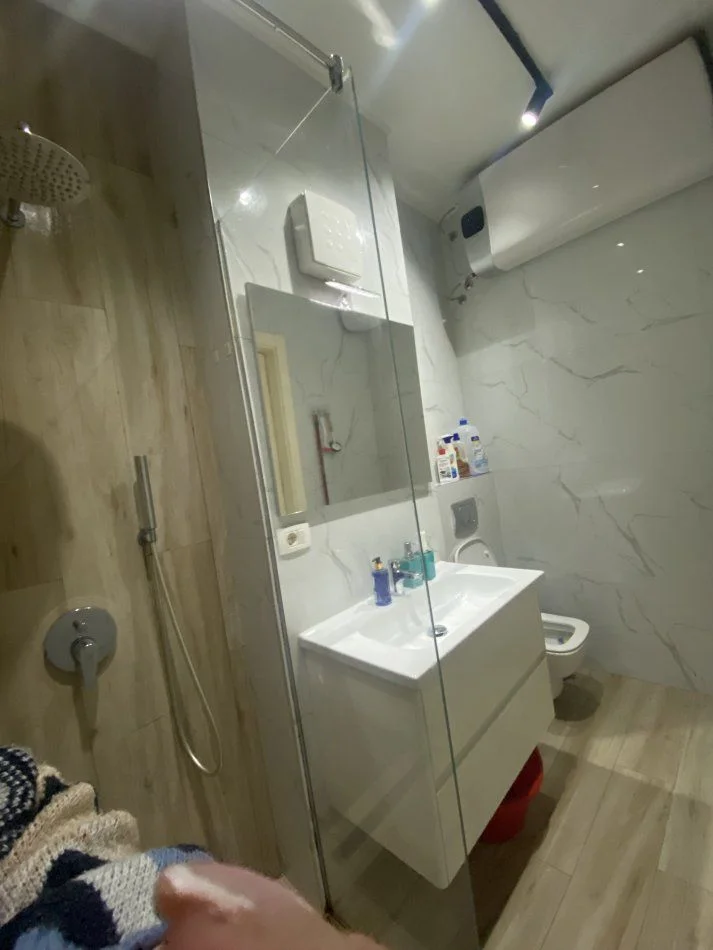 Tirane, jepet me qera apartament 2+1+Ballkon Kati 3, 100 m² 750 € (PAZARI I RI)