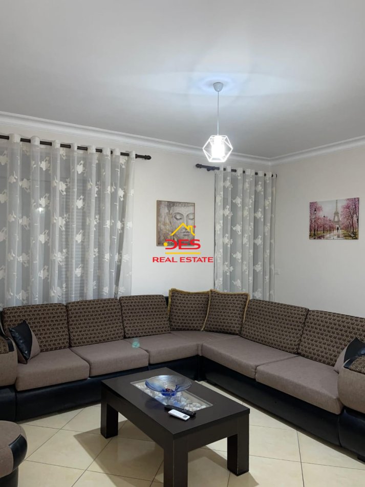 Vlore, jepet me qera apartament 3+1+Ballkon Kati 5, 120 m² 500 € (Rruga Nermin Vlora Falaski ,Vlorë)