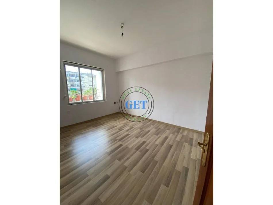 Durres, shitet 2+1 Kati 3, 90 m² 150.000 € (Stacioni I Trenit, Durres)