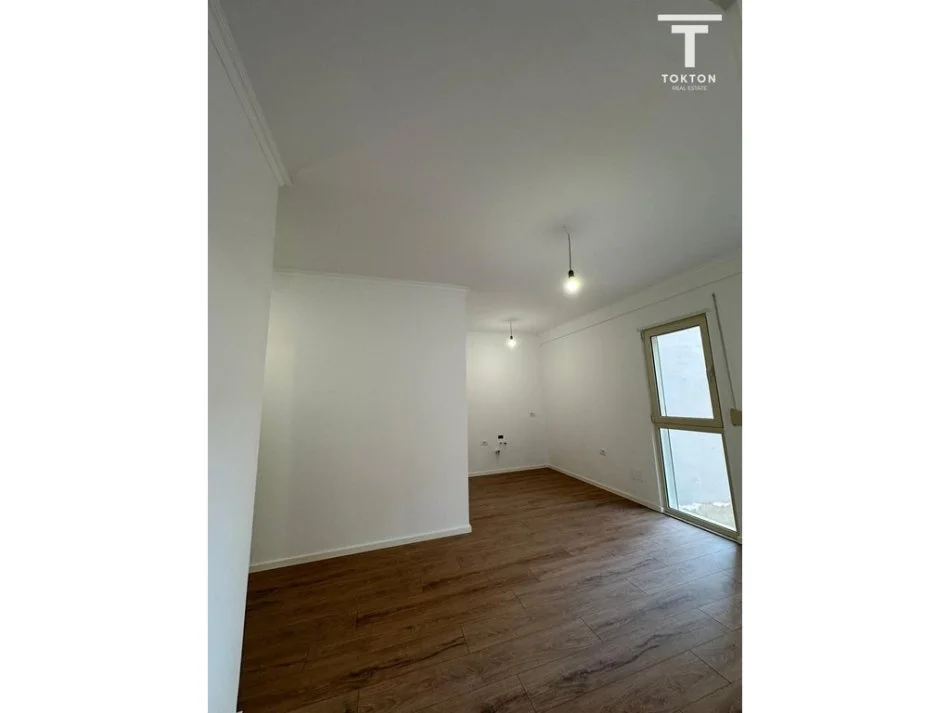 Tirane, shes apartament 1+1 Kati 2, 43 m² 120.000 € (Mine Peza)
