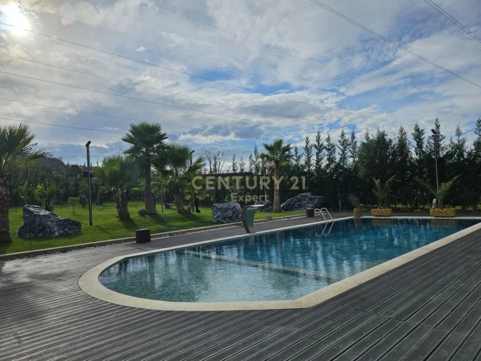 Tirane, shes Vile 3+1 Kati 1, 11.000 m² 2.500.000 € 