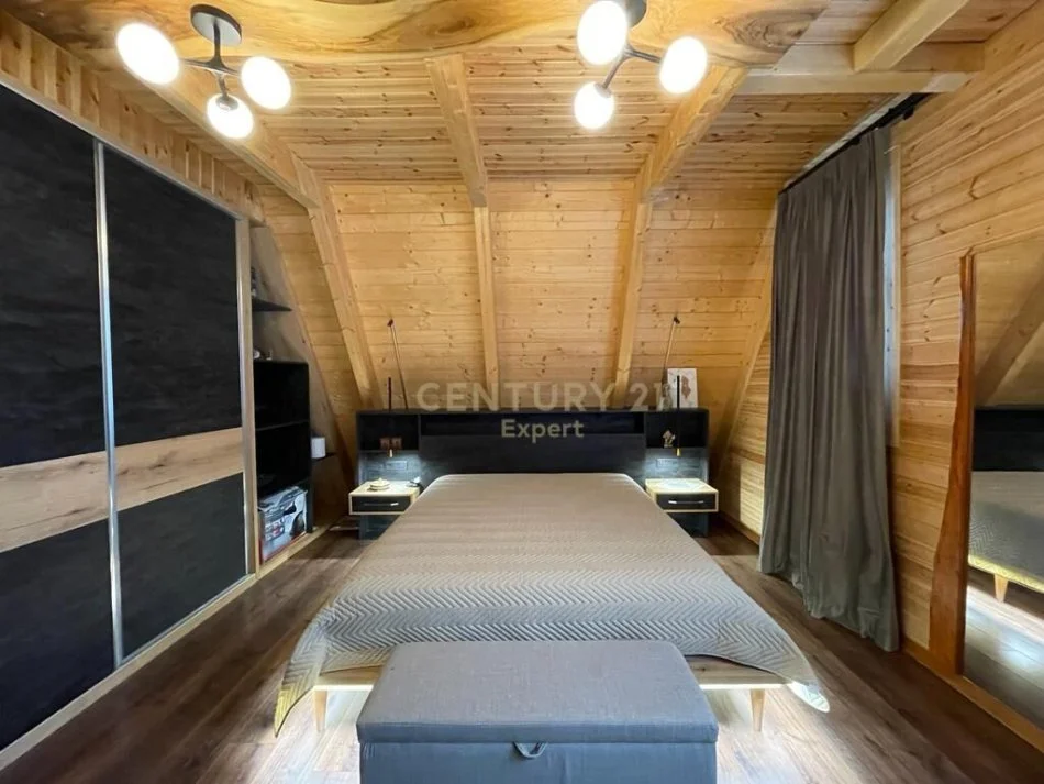 Tirane, shes Vile 3+1 Kati 1, 11.000 m² 2.500.000 € 