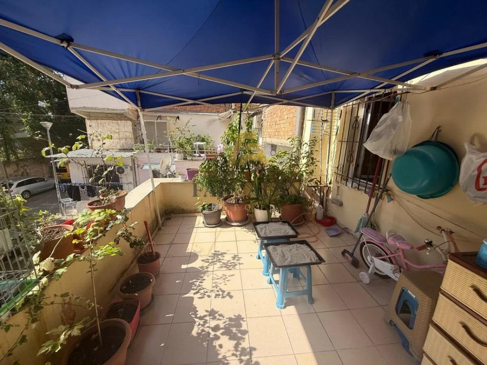 Tirane, shitet apartament 3+1 Kati 2, 95 m² 155.000 € (Oxhaku)