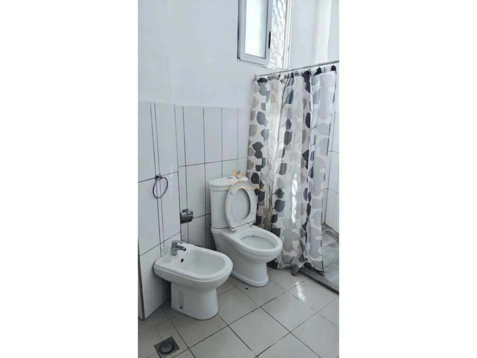 Tirane, jepet me qera apartament 1+1 Kati 1, 60 m² 400 € (myslym shyri)