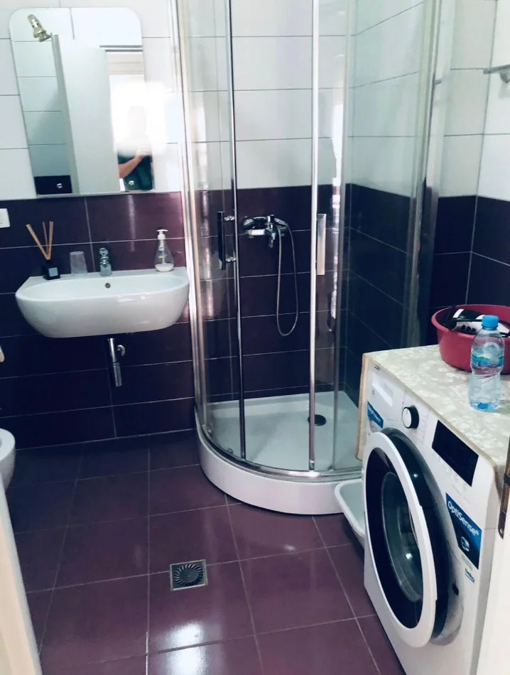 Tirane, jepet me qera 2+1 , 