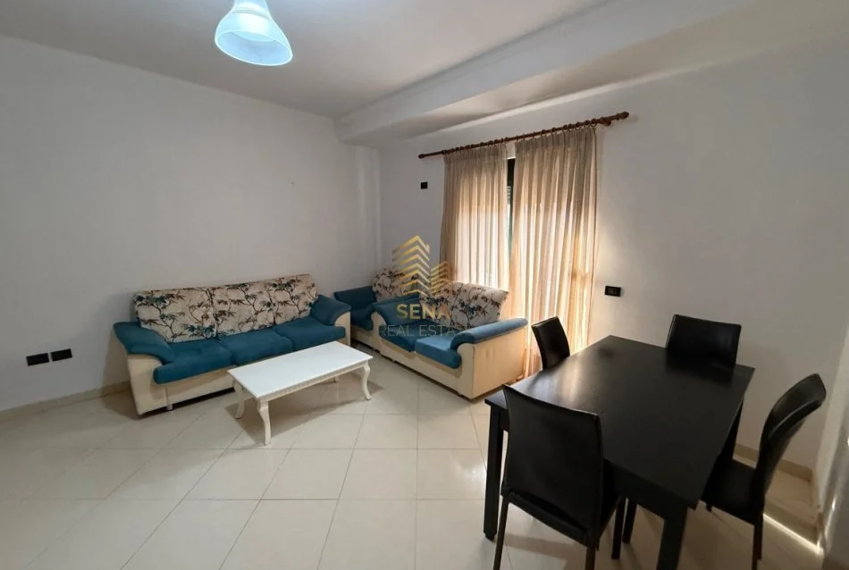 Tirane, jepet me qera apartament 2+1+Ballkon Kati 3, 100 m² 450 € (Prane Shkolles se Bashkuar)