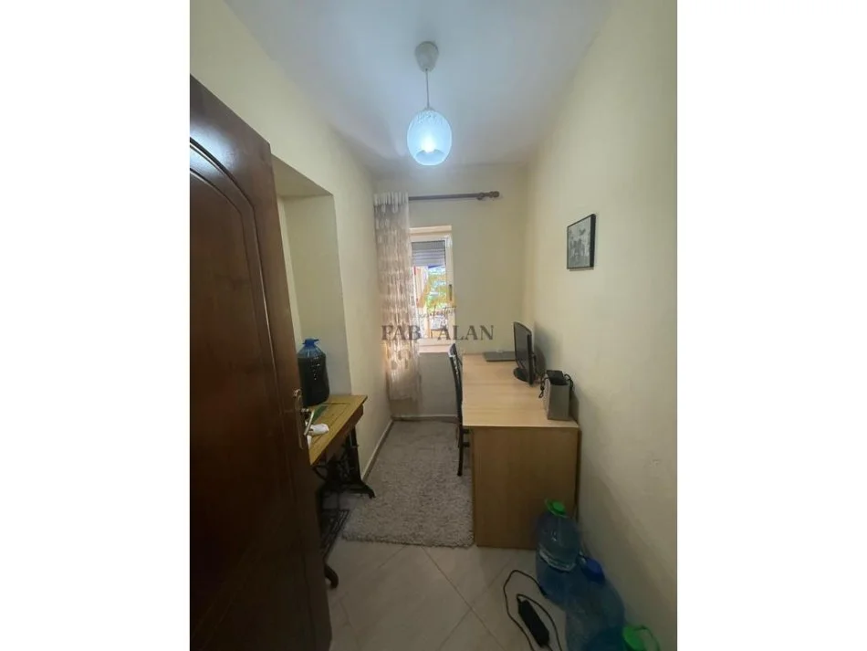 Tirane, shitet apartament 3+1 Kati 2, 95 m² 155.000 € (Oxhaku)