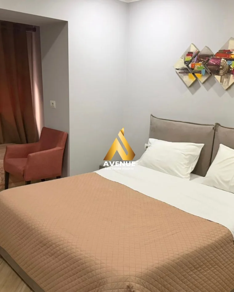 Tirane, jepet me qera apartament 1+1 , (BULEVARDI ZOGU I)