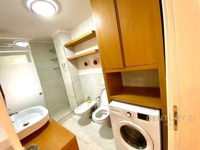 Tirane, jepet me qera apartament 2+1+BLK Kati 2, 95 m² 700 Euro (Kolombo, Liqen i thate)
