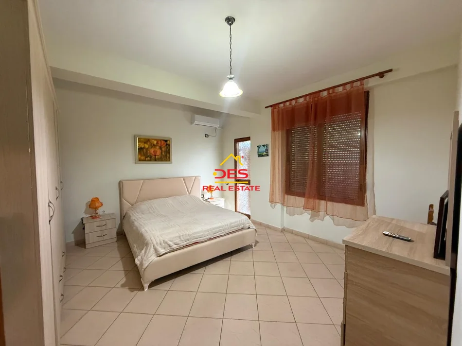 Vlore, jepet me qera apartament 1+1+Ballkon Kati 2, 70 m² 350 € (Rruga Sadik Zotaj)