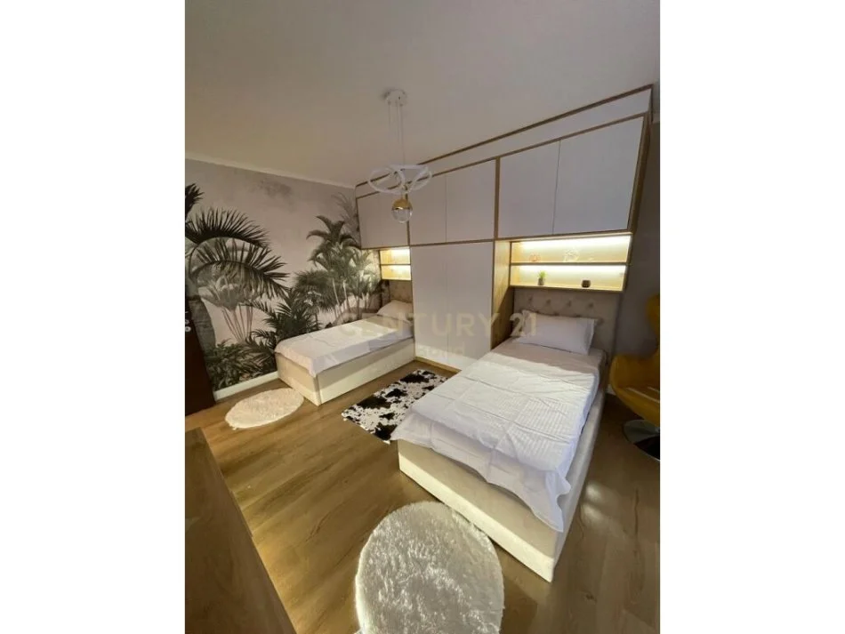 Tirane, jepet me qera apartament 2+1 Kati 5, 75 m² 600 € (vasil shanto)