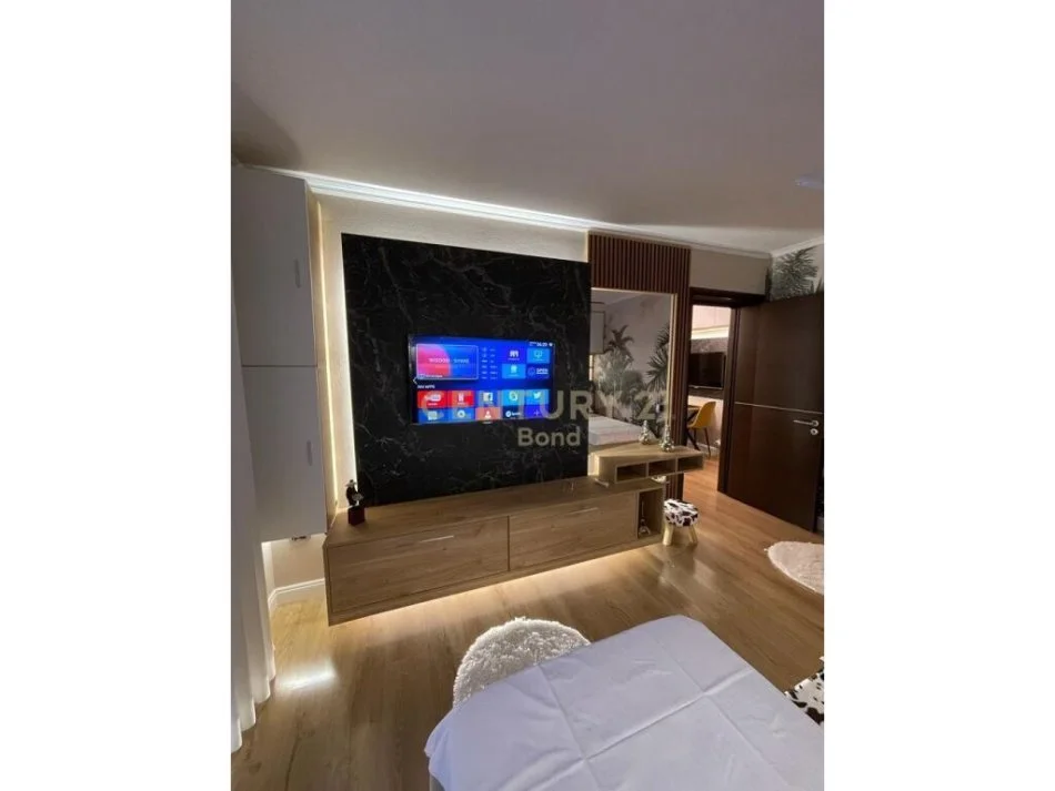 Tirane, jepet me qera apartament 2+1 Kati 5, 75 m² 600 € (vasil shanto)