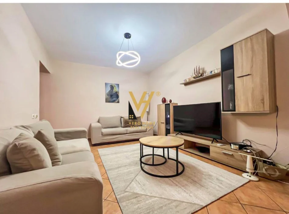 Tirane, jepet me qera apartament 2+1+Ballkon Kati 3, 70 m² 650 € (MYSLYM SHYRI)