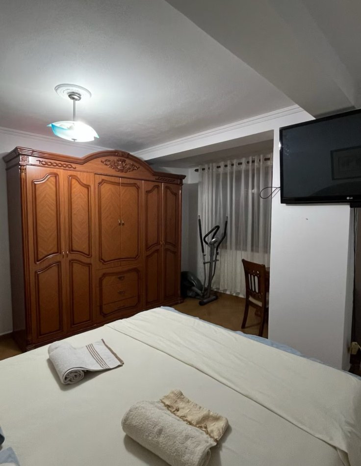 Tirane, jepet me qera apartament 2+1 Kati 2, 85 m² 700 € (21 dhjetori pran mozaikut)