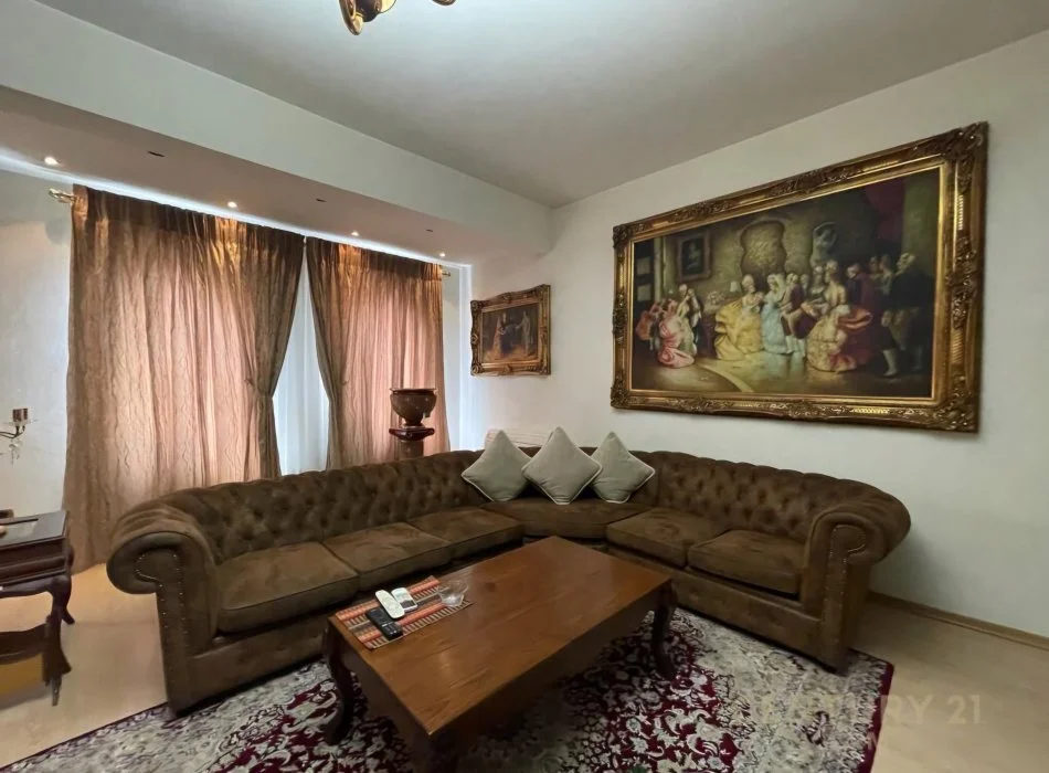 Tirane, jepet me qera Vile 3+1 Kati 3, 109 m² 2.500 € (Ali Demi)