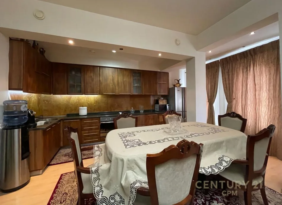 Tirane, jepet me qera Vile 3+1 Kati 3, 109 m² 2.500 € (Ali Demi)