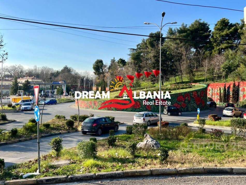 Tirane, shitet truall , 1.250 m² 237.500 € (Sauk)