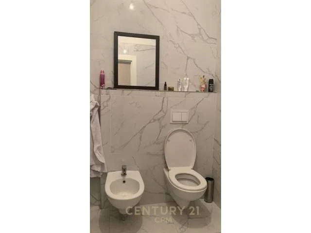 Tirane, jepet me qera apartament Kati 2, 114 m² 500 Euro (Prane ''Zoja e keshillit te mire.'')