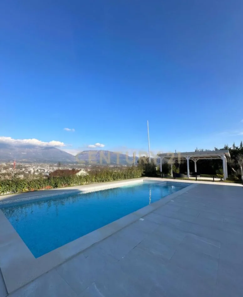 Tirane, jepet me qera Vile 3 Katshe Kati 3, 1.101 m² 9.000 € (Mjull-Bathore)