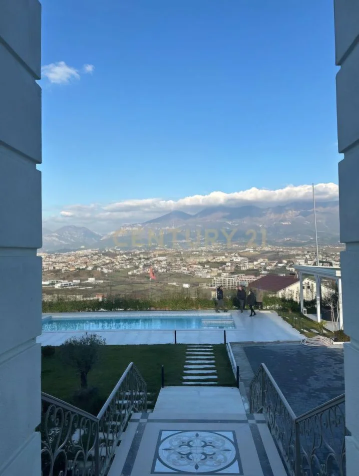 Tirane, jepet me qera Vile 3 Katshe Kati 3, 1.101 m² 9.000 € (Mjull-Bathore)