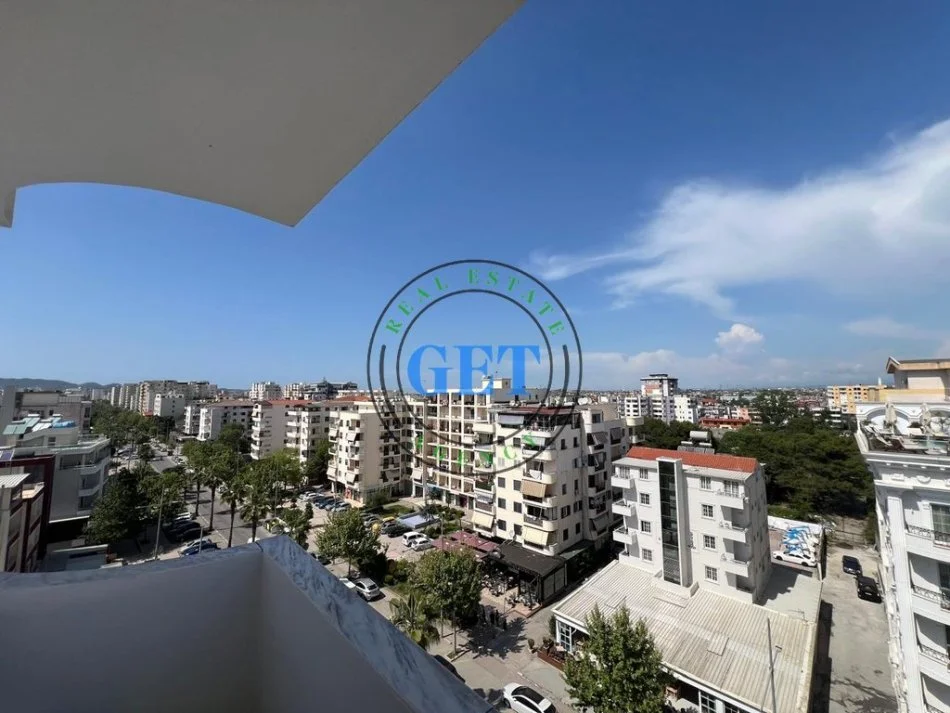 Durres, shitet apartament 4+1 Kati 7, 74 m² 