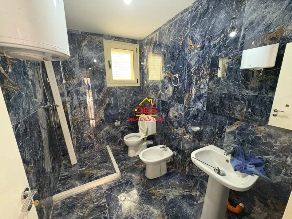 Vlore, jepet me qera Vile 2+1+Ballkon Kati 0, 134 m² 380 € (Rruga Sokrat Leka)