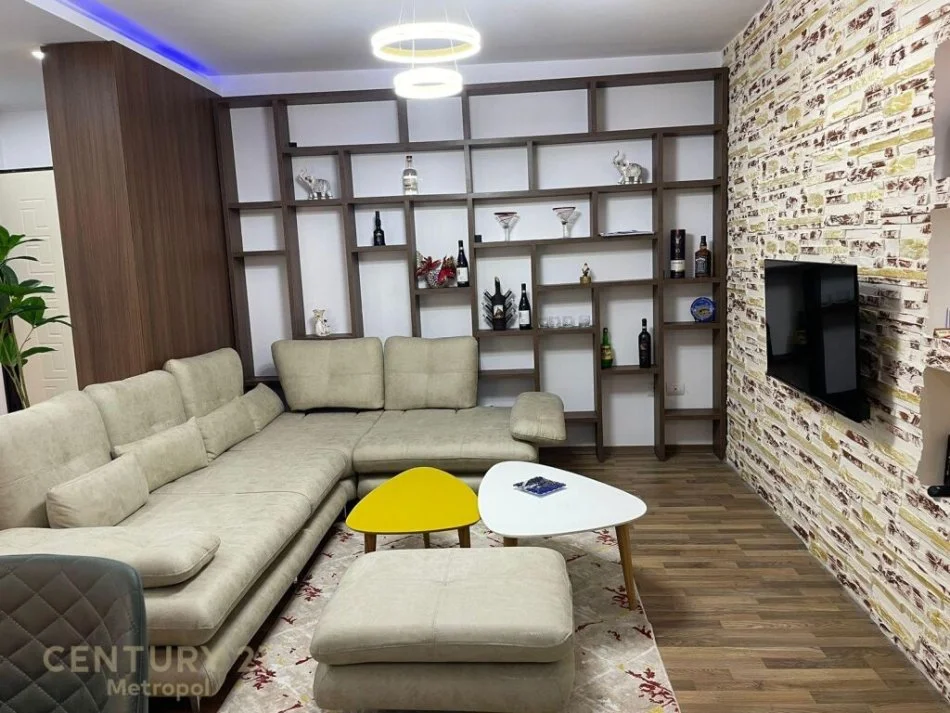 Tirane, jepet me qera apartament 2+1 Kati 2, 105 m² 700 € (KOPSHTI BOTANIK)